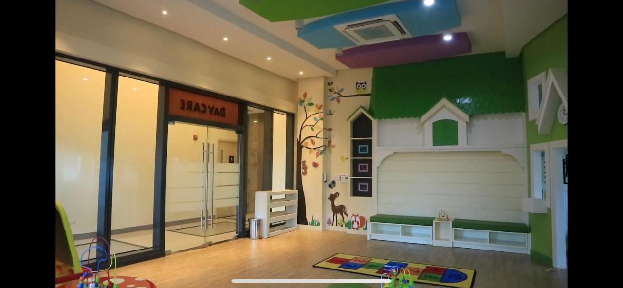 1 Bedroom Condo Uptown Parksuites Bgc, High Floor, Morning Sun マニラ市 エクステリア 写真