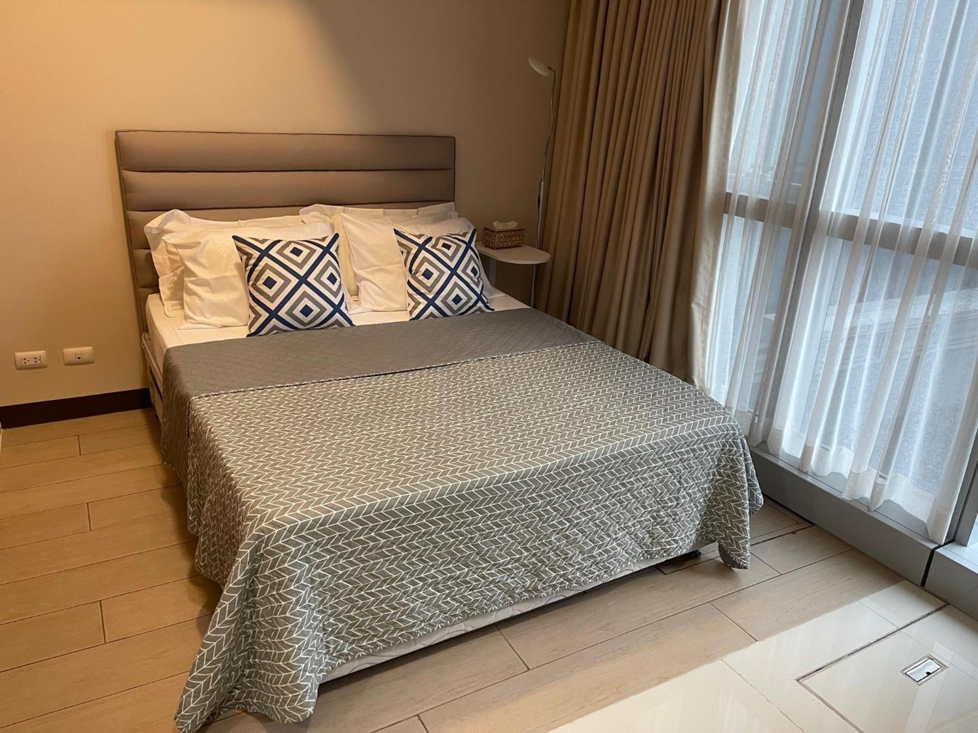 1 Bedroom Condo Uptown Parksuites Bgc, High Floor, Morning Sun マニラ市 エクステリア 写真